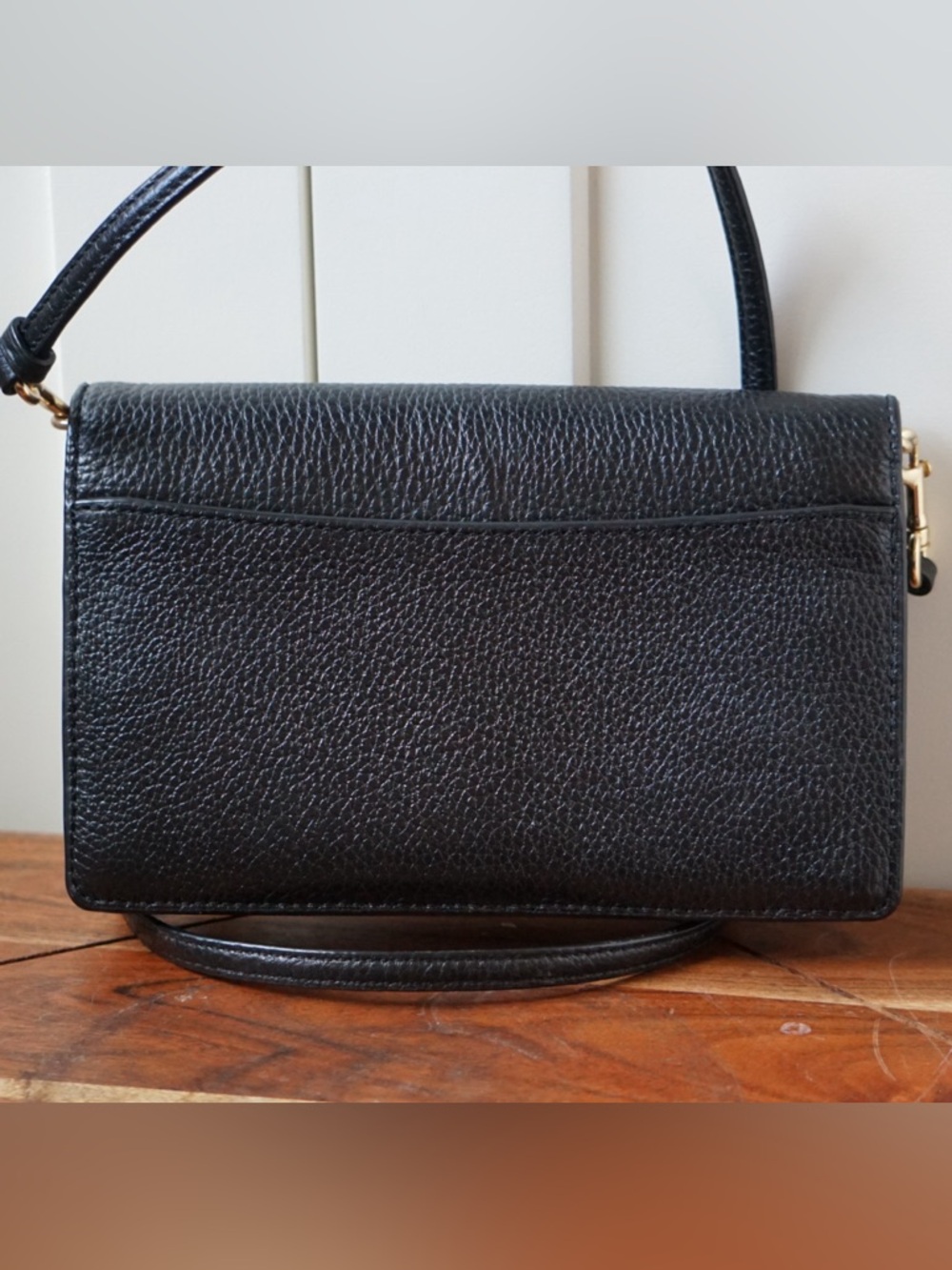 Coach Fold Over Crossbody Clutch Black Pebbled Leather Gold Hardware - Picture 8 of 8